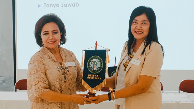 Deket 2 bu maya dan bu anggraini PAKAI